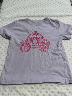 Girls Lavender Short-Sleeve Tee with Pink Carriage Graphic